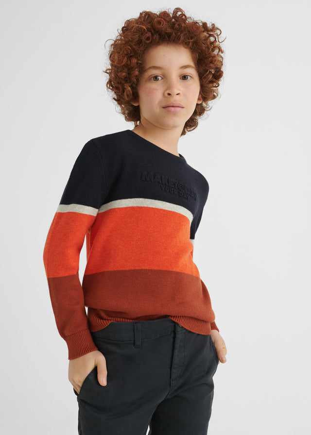 Suéter con bloques de color para chico