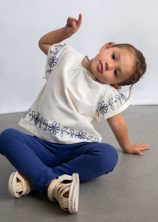 Conjunto legging y camiseta con flores bordadas niña Ref. 3725-091
