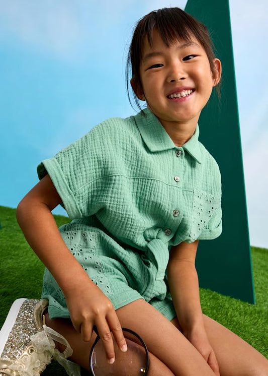 Conjunto pantalón corto perforado y blusa niña Ref. 3210-082